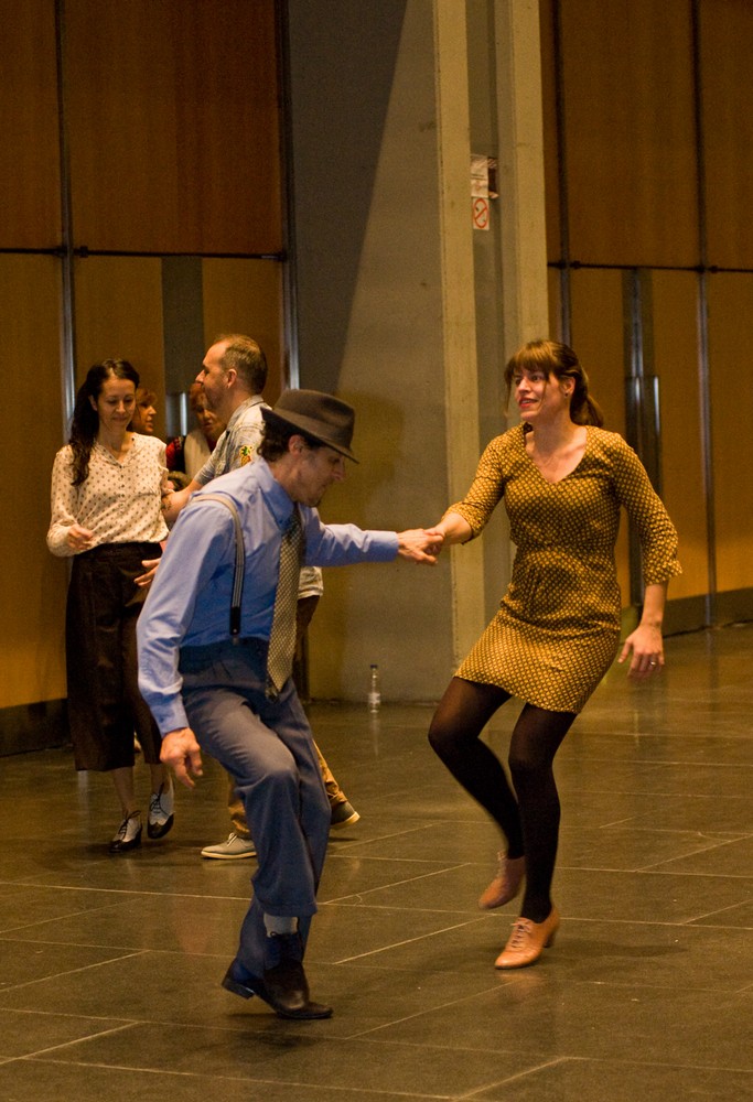 Bailarines el 17 de noviembre de 2017 en la Sala Multiusos. Por Ángel Burbano