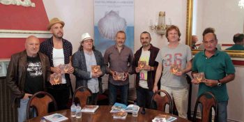 Momento de la presentación del disco '10 años de cooperación Huesca/Casablanca'