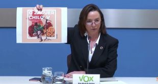 Carmen Rouco, de Vox, durante la rueda de prensa denunciando públicamente la portada del disco 'O Zaguer Chilo 5'