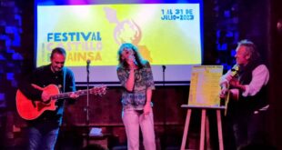 Durante la presentación del 33º Festival Castillo de Aínsa, con Carmen París, Ernesto Cossío y Joaquín Pardinilla desde el escenario del Rock & Blues de Zaragoza. Foto de Aragón Musical.